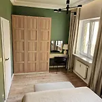Mira Apartment In My Center